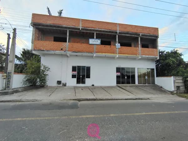 Amplo Terreno Frente para 2 Ruas e Salas Comerciais
