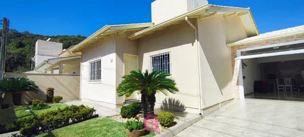 Linda Casa em Laguna