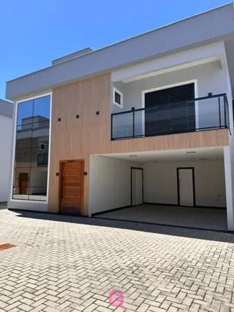 Casa em Condomínio a Venda No Parque das Palmeiras