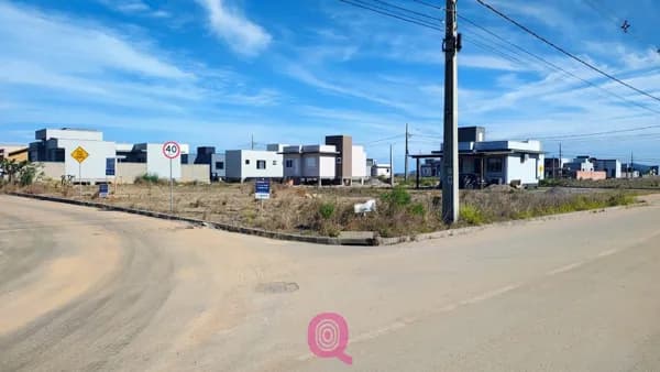 Terreno de esquina em Loteamento