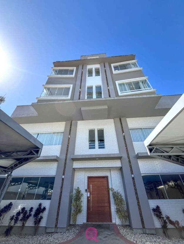 Apartamento mobiliado à venda no bairro Oficinas – Tubarão