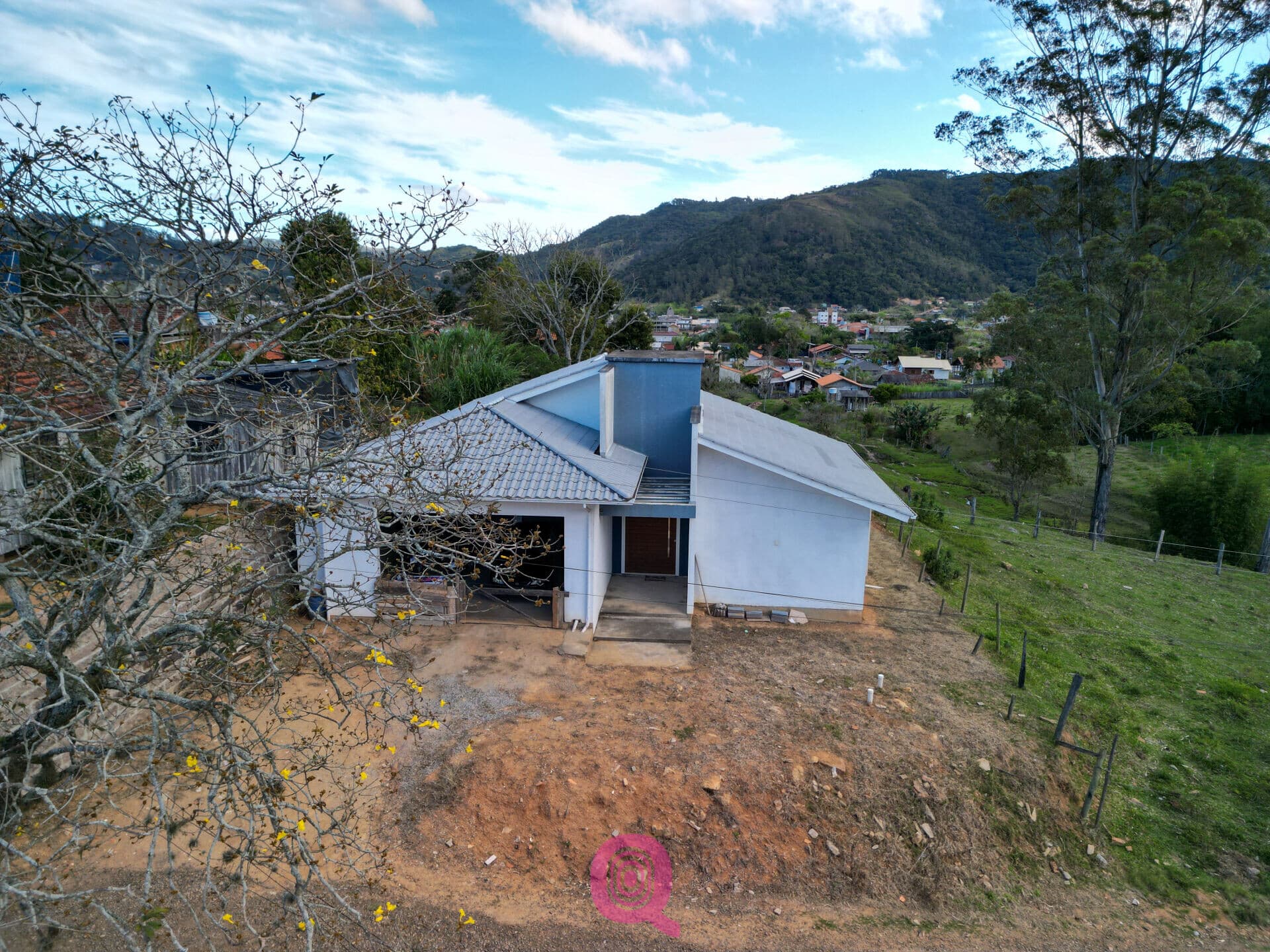 Casa de Alto Padrao no Campo - Bom Pastor