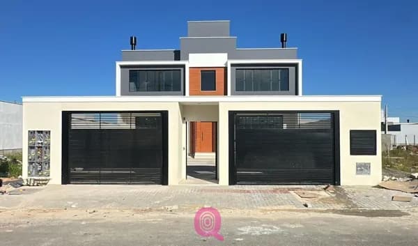 Casa geminada em condomínio fechado!