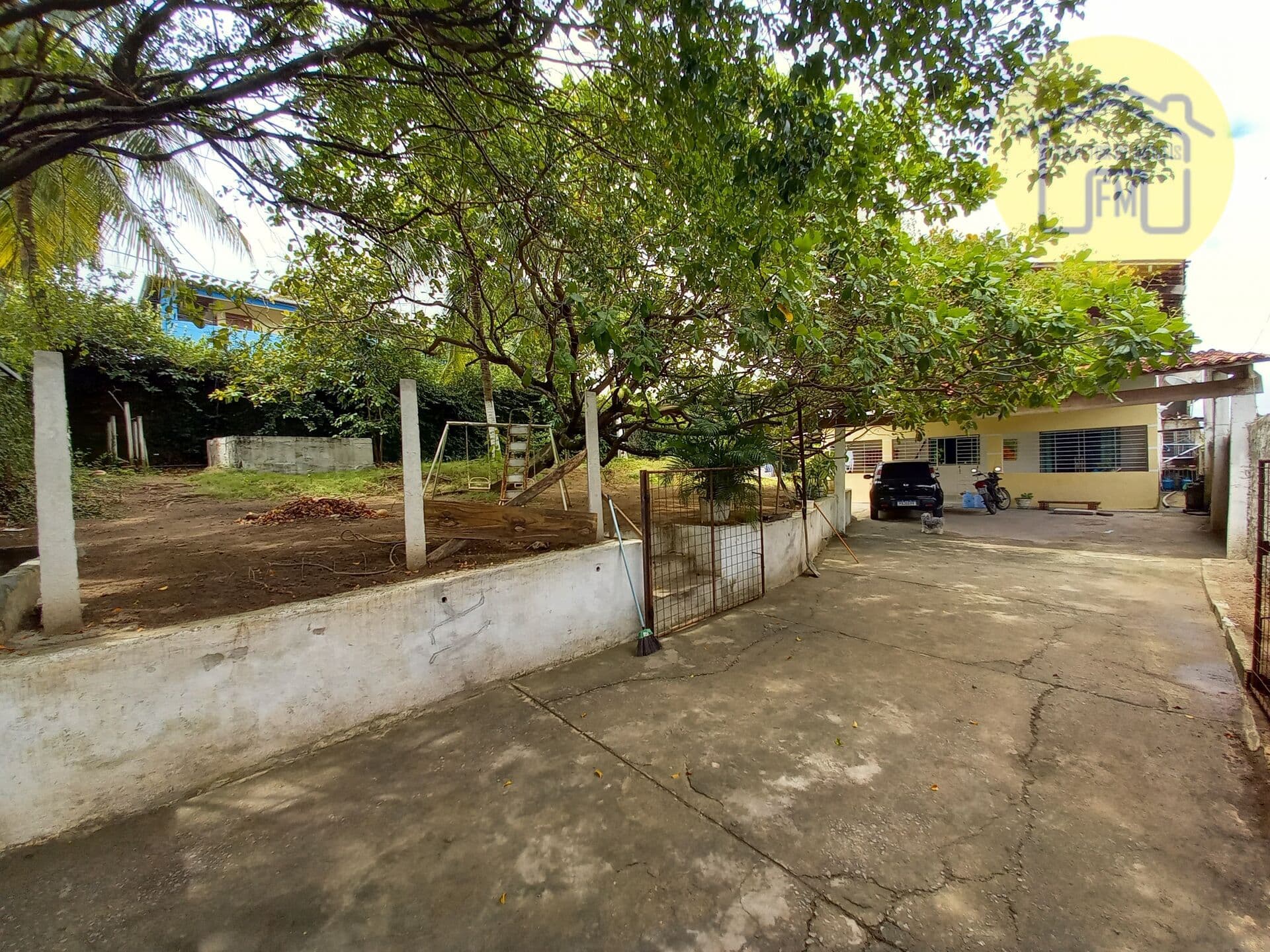 Vendo ótima casa com excelente terreno em Rio Doce Olinda PE