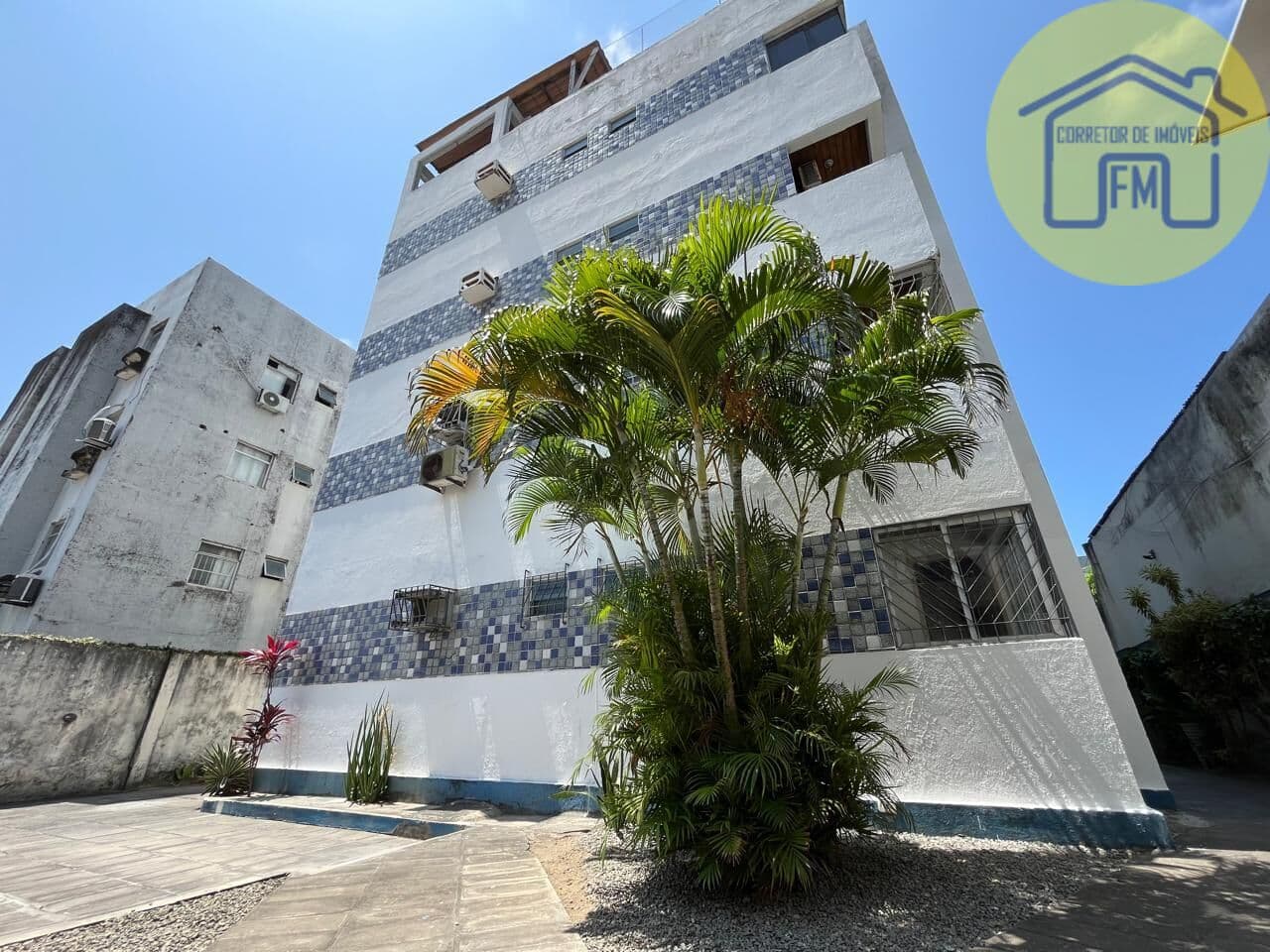 Apartamento Térreo à Venda, a 100m da orla de Casa Caiada, Olinda-PE