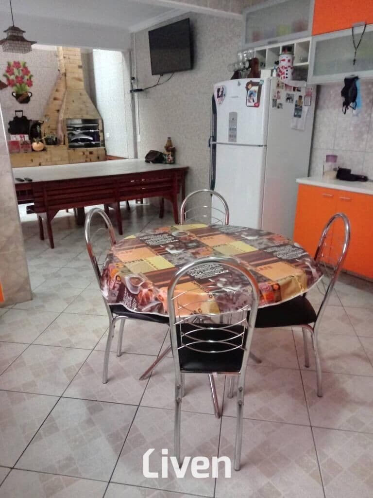 SOBRADO À VENDA COM 3 QUARTOS, 285M²