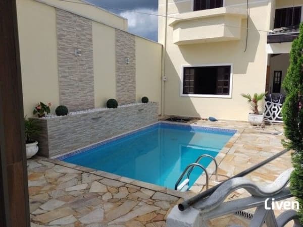 Sobrado à Venda em Loteamento Villa Branca, Jacareí - SP