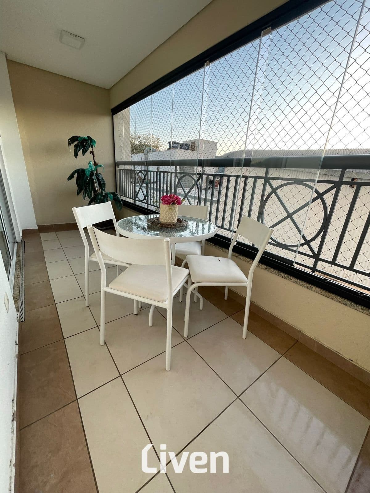 Apartamento - 2 dormitórios - Vila Ema