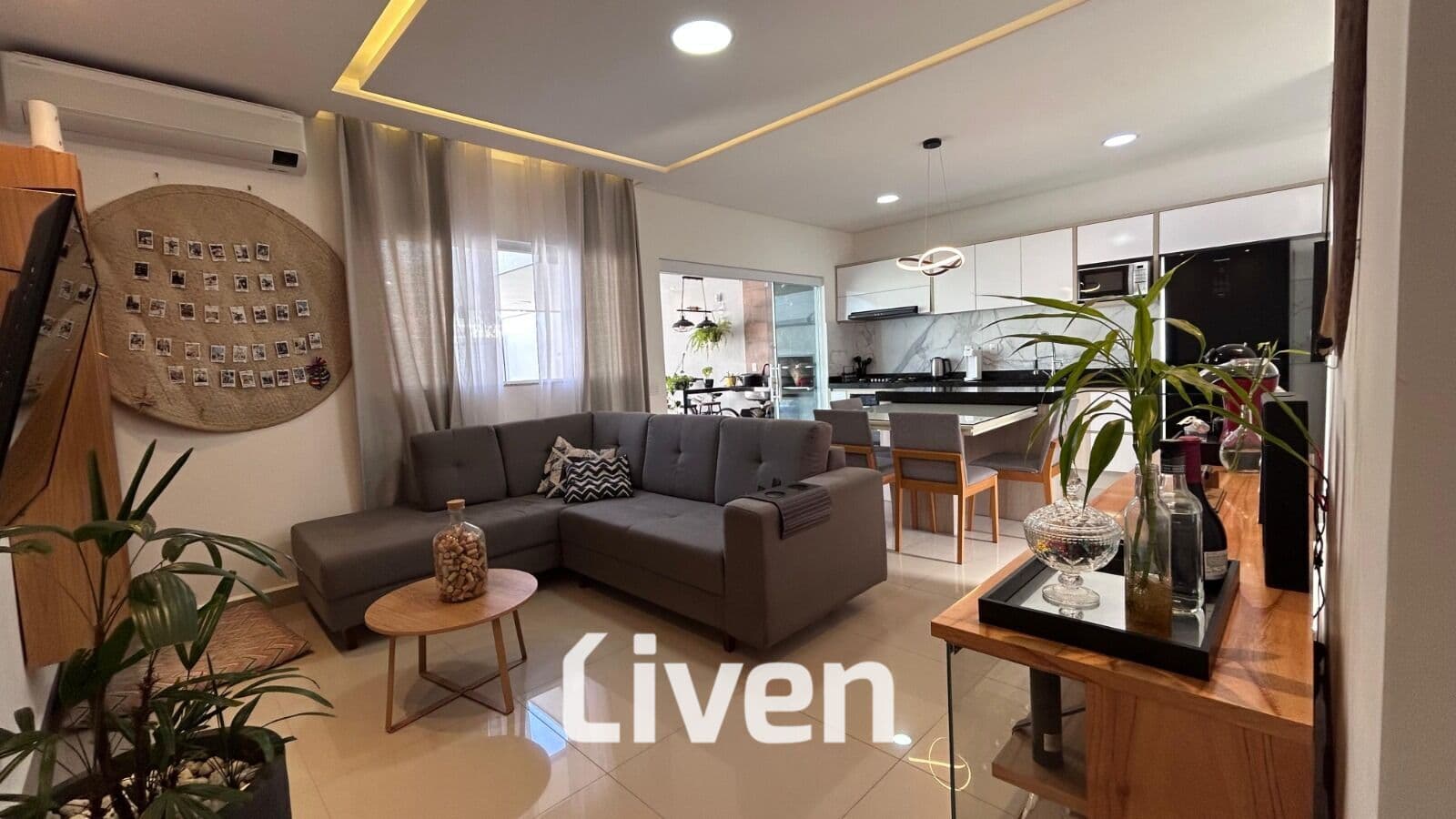 CASA À VENDA COM 3 QUARTOS, 139 M² - VILLA BRANCA!!