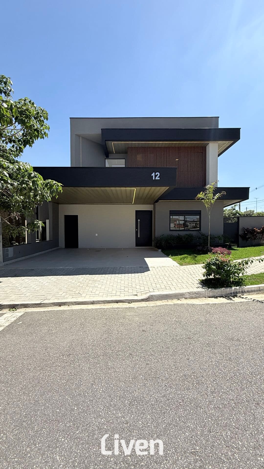 SOBRADO À VENDA, CONDOMÍNIO FECHADO, 4 QUARTOS, 279 M²!!