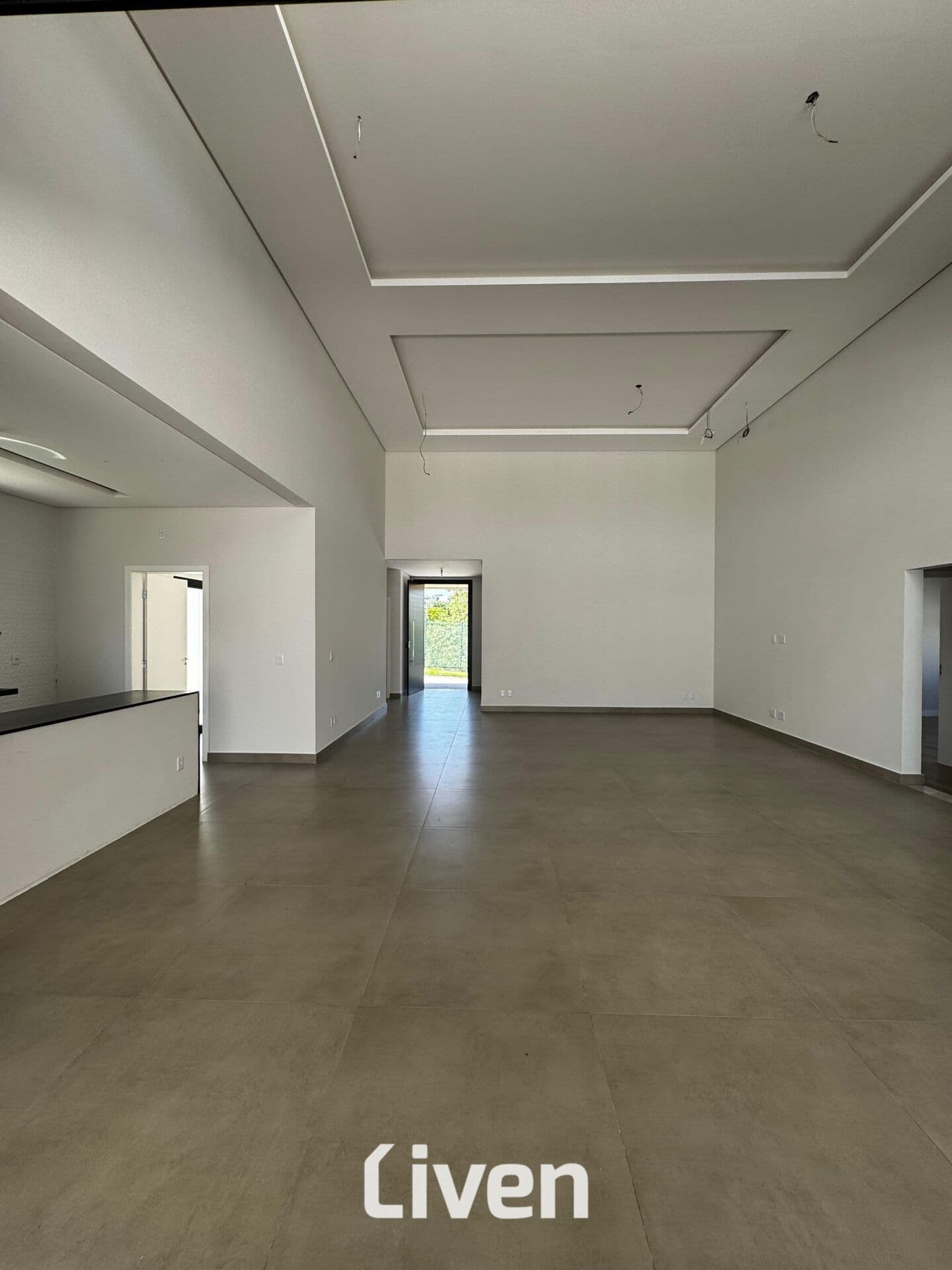 CASA EM CONDOMÍNIO À VENDA COM 3 QUARTOS, 283M²