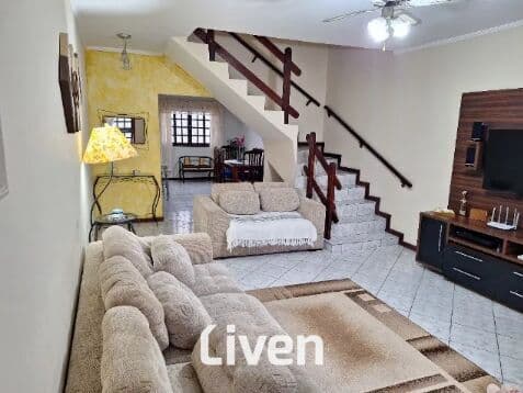 SOBRADO À VENDA COM 3 QUARTOS, 214M²