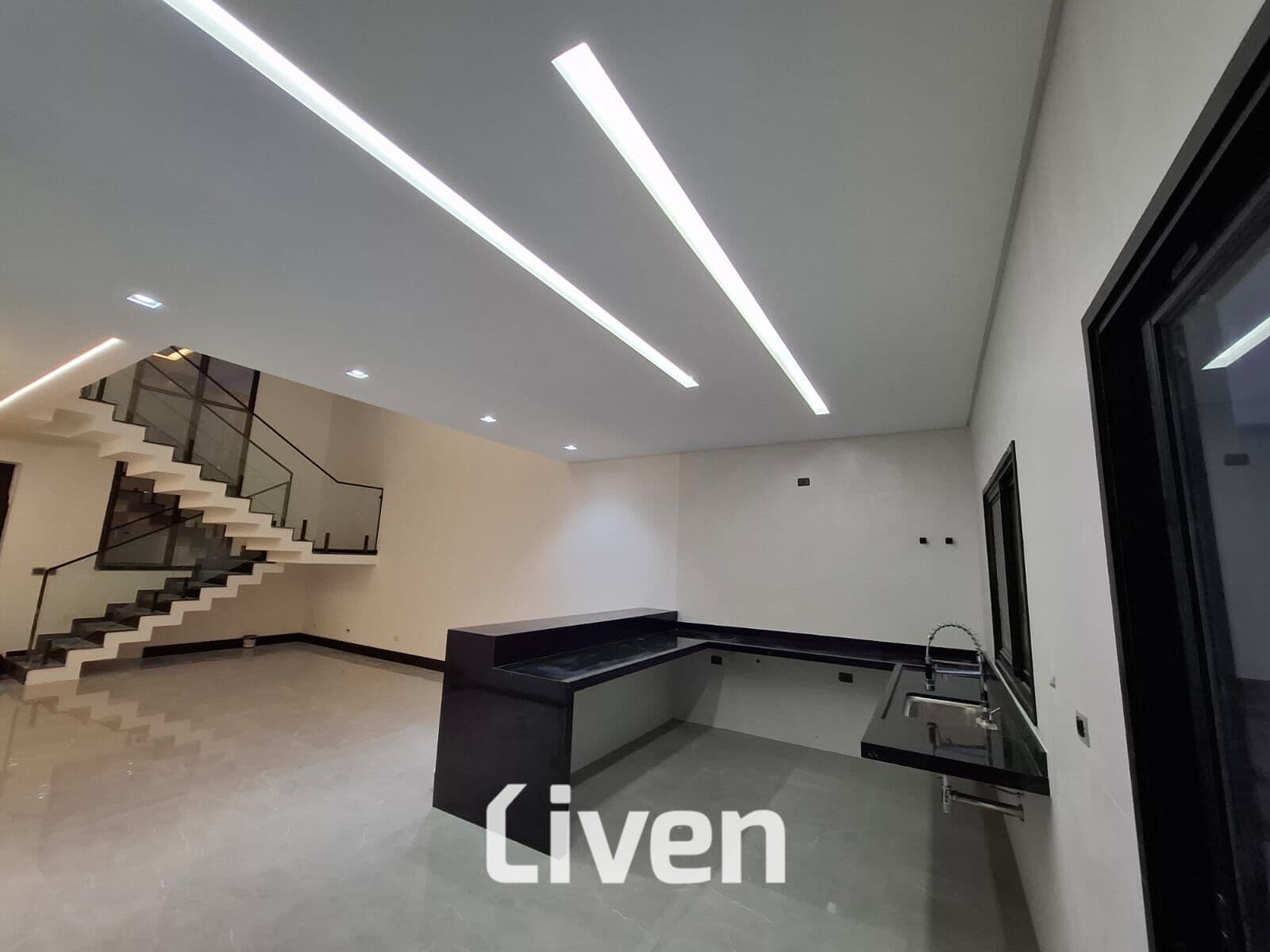SOBRADO À VENDA COM 3 QUARTOS, 224M² NO VILLA BRANCA
