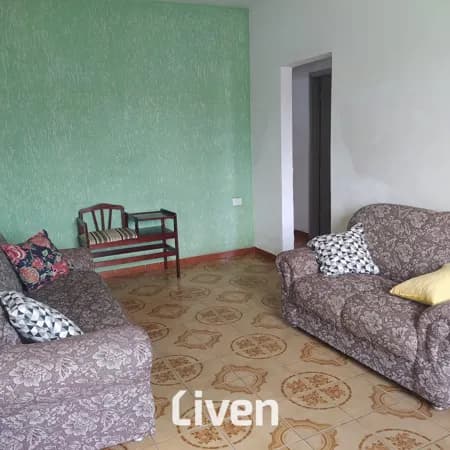 CASA Á VENDA COM 2 QUARTOS, 120M²