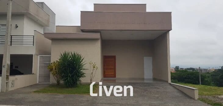 CASA EM CONDOMÍNIO À VENDA COM 3 QUARTOS, 210M²
