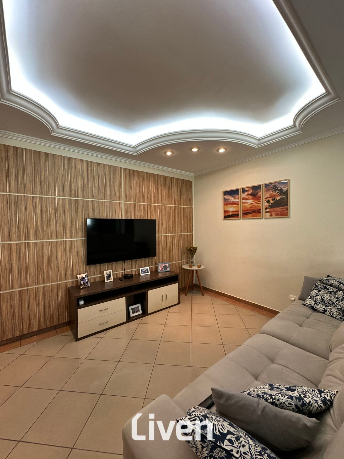CASA À VENDA COM 3 QUARTOS, 110M²