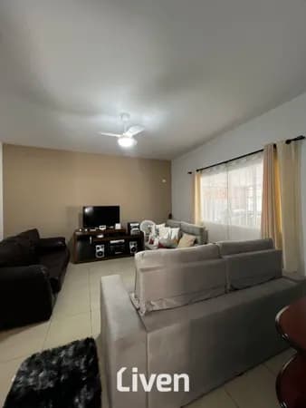 CASA À VENDA COM 3 QUARTOS, 115 M² - JARDIM ORIENTE!!