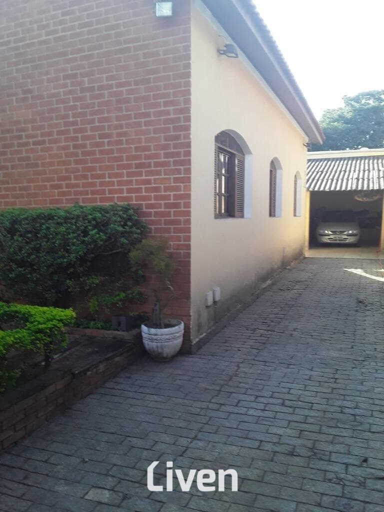 CASA TÉRREA À VENDA COM 2 QUARTOS, 138M²