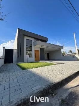 CASA À VENDA EM CONDOMÍNO COM 3 QUARTOS, 150M²
