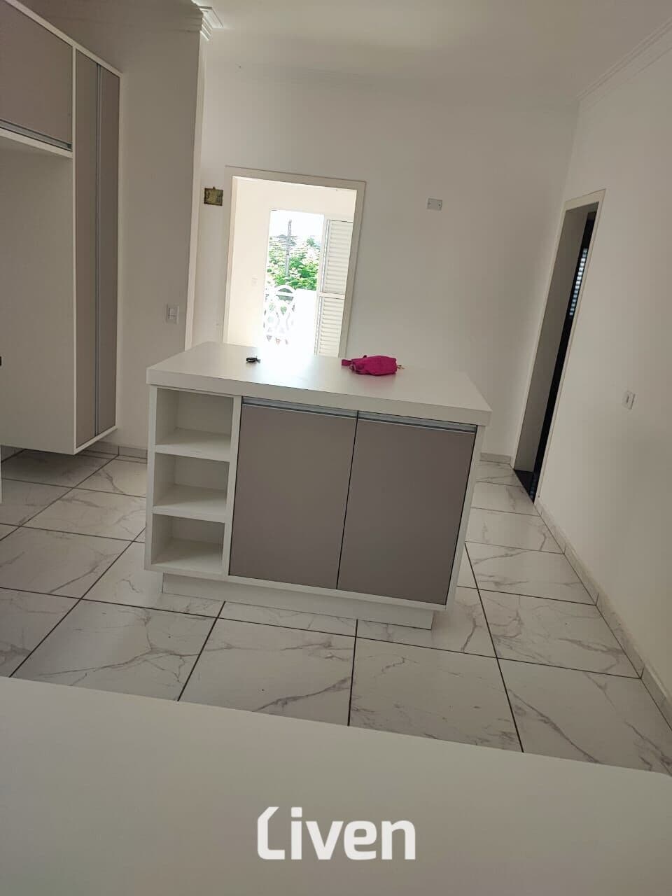 SOBRADO Á VENDA, 4 DORMITÓRIOS, 250 M²!!