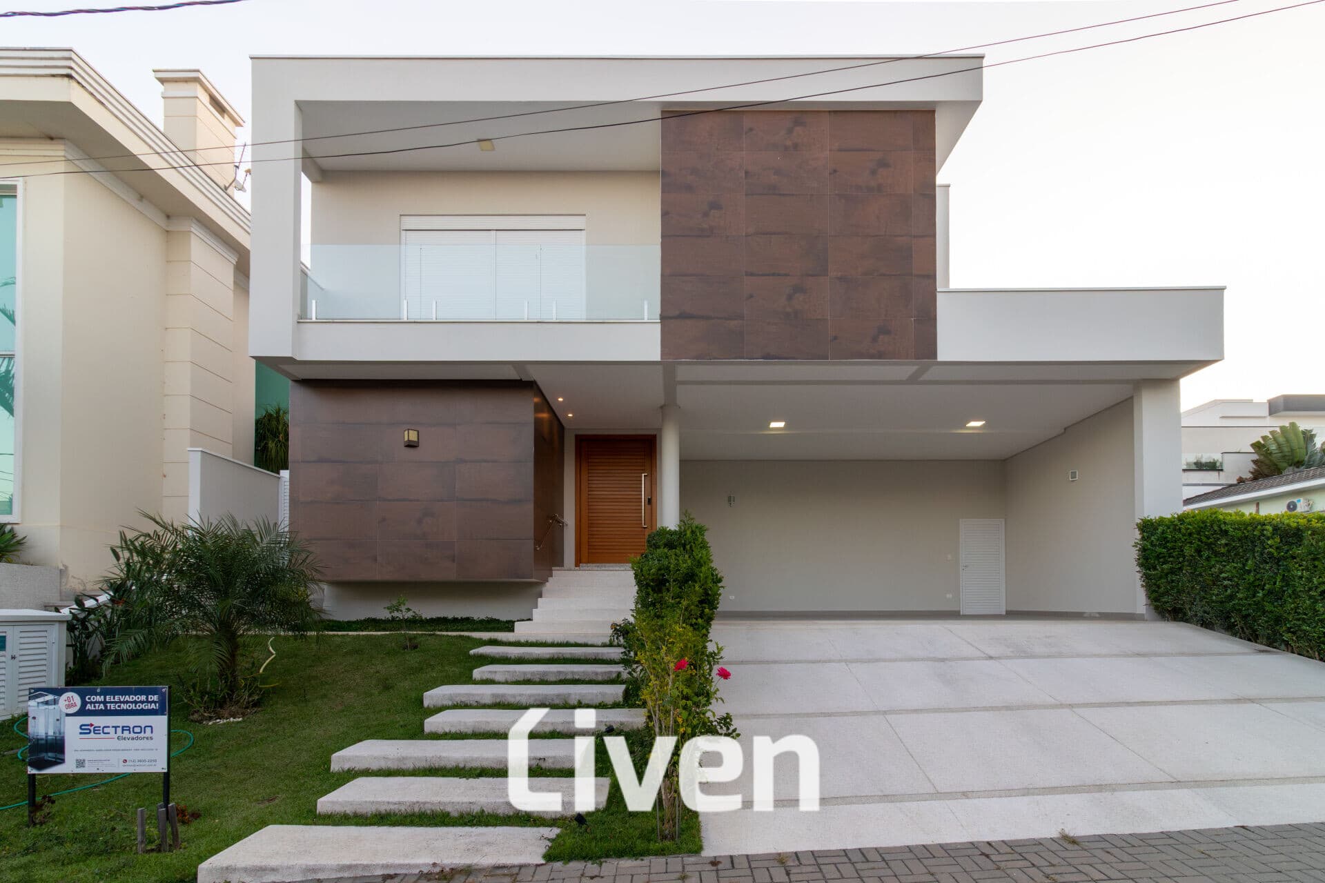 SOBRADO À VENDA COM 4 QUARTOS, 405M²