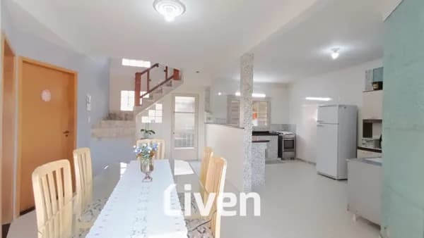 SOBRADO À VENDA, 3 QUARTOS, 275 M²!!