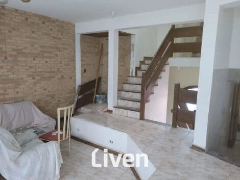 SOBRADO À VENDA, 3 QUARTOS, 250 M²!!