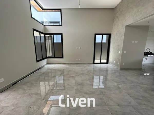 CASA À VENDA COM 3 QUARTOS, 150M²