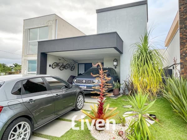 CASA À VENDA, CONDOMÍNIO FECHADO, 3 QUARTOS, 250 M²!!
