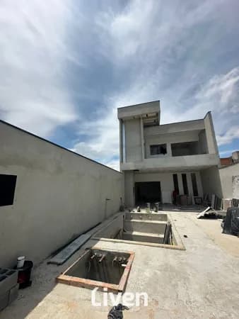 SOBRADO À VENDA, 3 QUARTOS, 175 M²!!