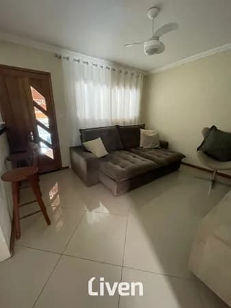 CASA À VENDA COM 2 QUARTOS, 160 M² - VISTA VERDE!!