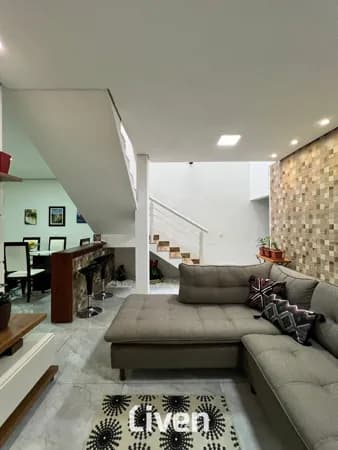 SOBRADO Á VENDA COM 4 QUARTOS, 200M²