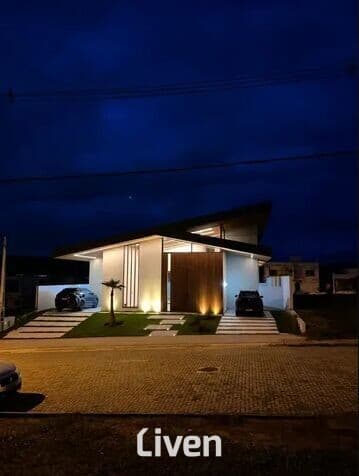 SOBRADO À VENDA, CONDOMÍNIO FECHADO, 4 QUARTOS, 500 M²!!