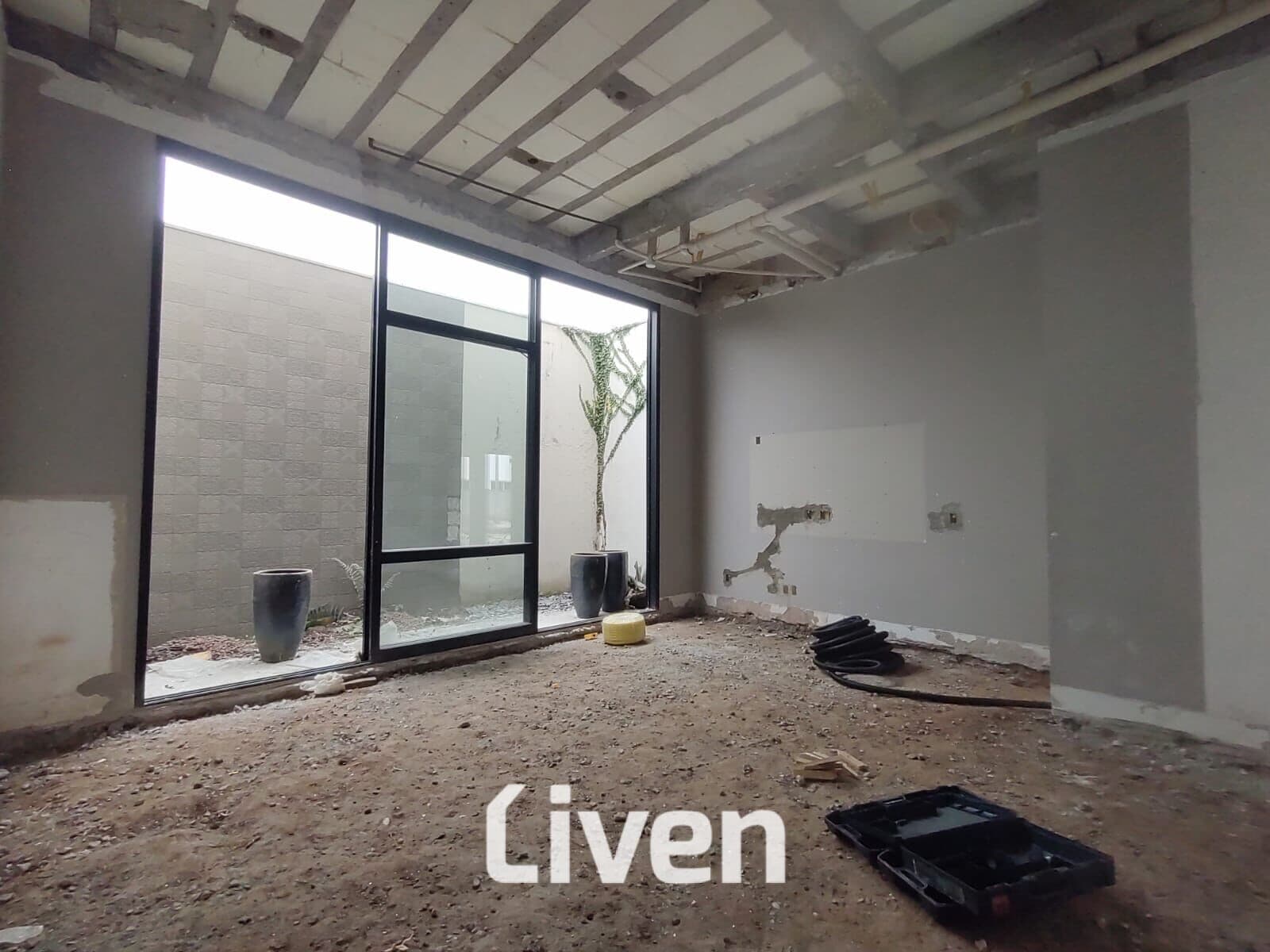 MANSÃO À VENDA, CONDOMÍNIO FECHADO, 5 DORMITÓRIOS, 1200 M²!!