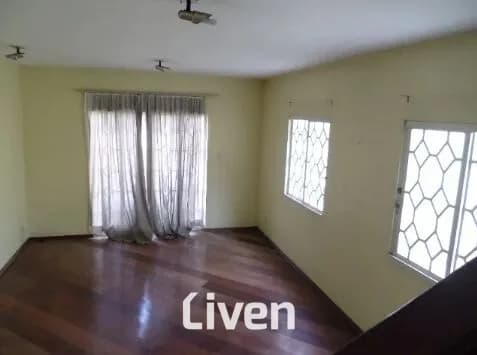 SOBRADO À VENDA COM 5 QUARTOS, 300M²
