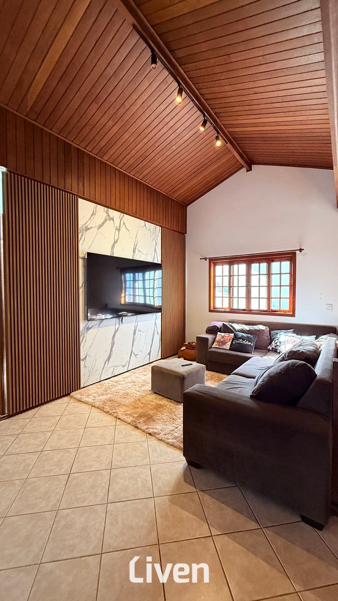 SOBRADO EM CONDOMÍNIO À VENDA COM 4 QUARTOS, 280M²