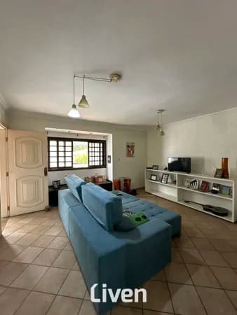CASA À VENDA COM 3 QUARTOS, 127M²