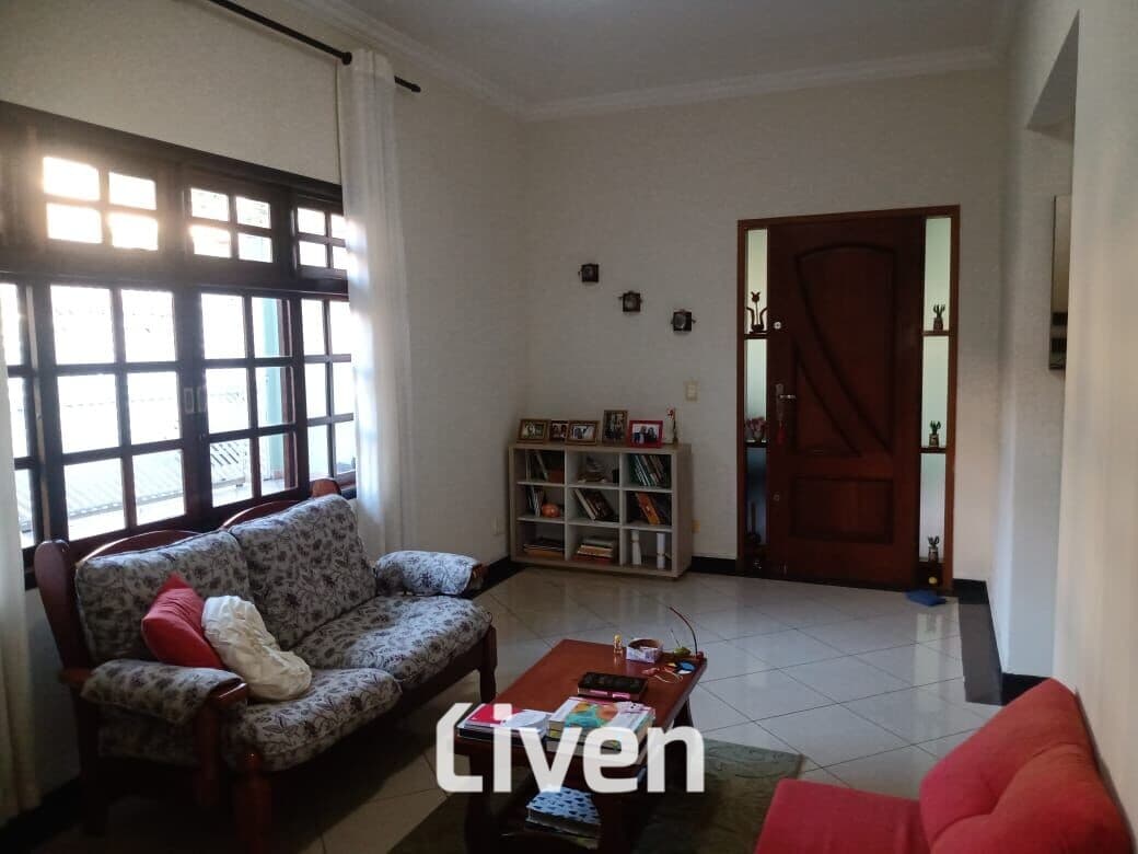SOBRADO COM EDÍCULA À VENDA COM 3 QUARTOS, 292M²