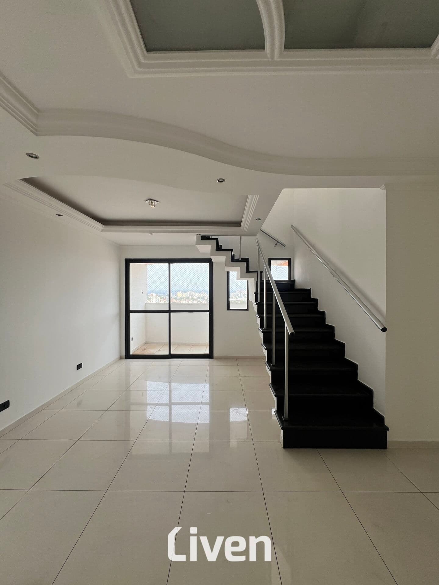 COBERTURA DUPLEX À VENDA COM 4 QUARTOS, 246M²