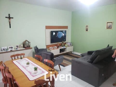 CASA À VENDA, 3 QUARTOS, 300 M²!!