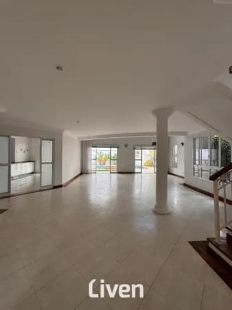 SOBRADO À VENDA COM 5 QUARTOS, 437M²