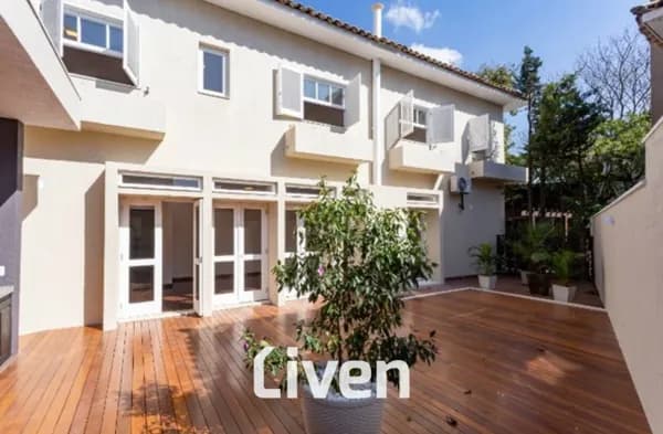 CASA A VENDA COM 4 SUITES, 465M ²