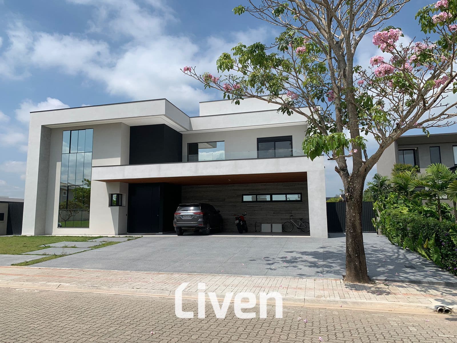 SOBRADO À VENDA COM 5 QUARTOS, 600M²
