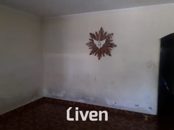 CASA À VENDA COM 3 QUARTOS, 230M²