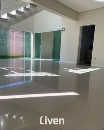 SOBRADO À VENDA, 3 DORMITÓRIOS, 297 M²!!