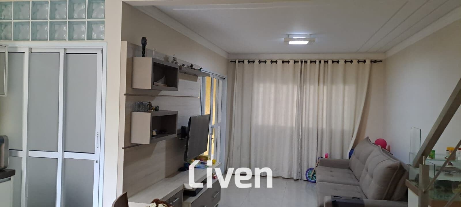 SOBRADO À VENDA, 3 QUARTOS, 125 M²!!