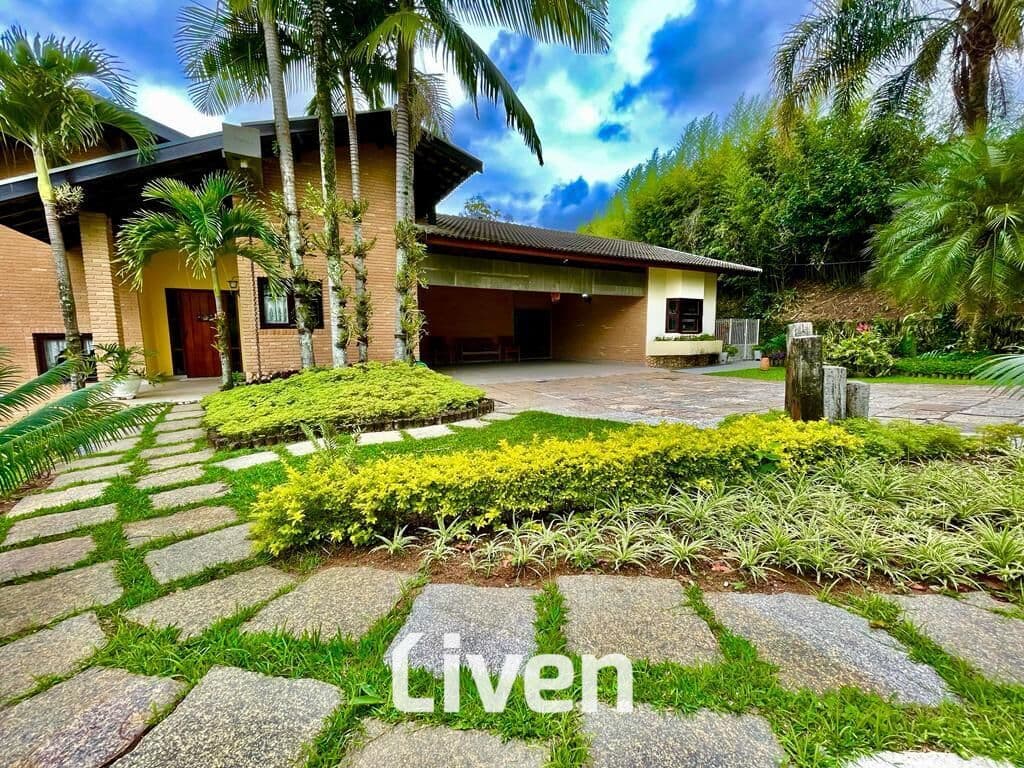 CASA À VENDA EM CONDOMÍNIO FECHADO NA CIDADE DE SÃO JOSÉ DOS CAMPOS, 464 M² - QUINTA DAS FLORES!!