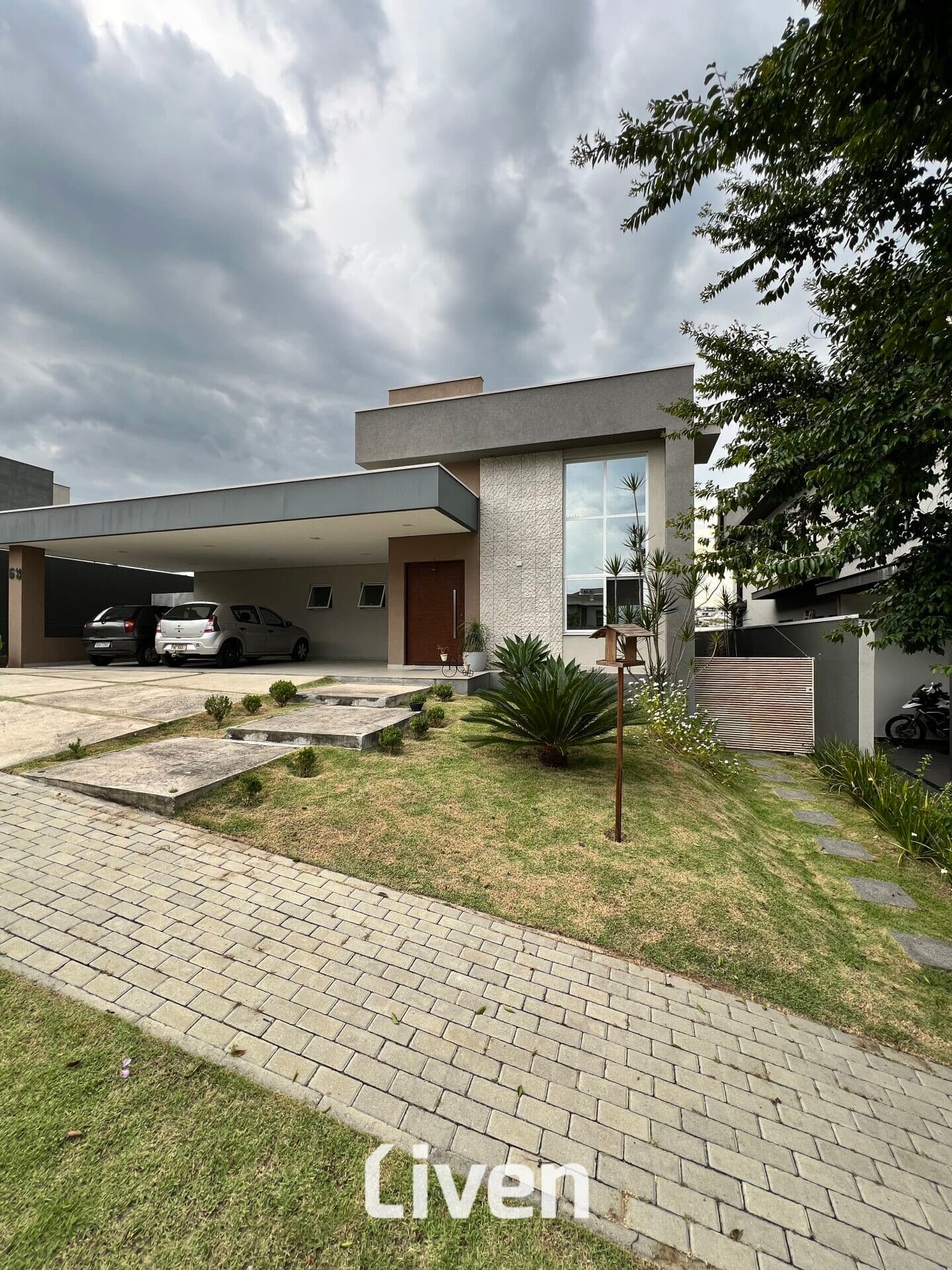 CASA À VENDA, CONDOMÍNIO FECHADO, 3 QUARTOS, 600 M²!!