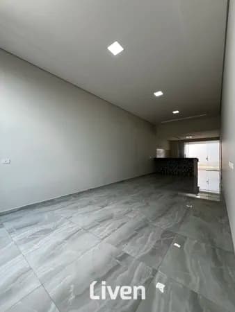 CASA À VENDA COM 3 QUARTOS, 176M²
