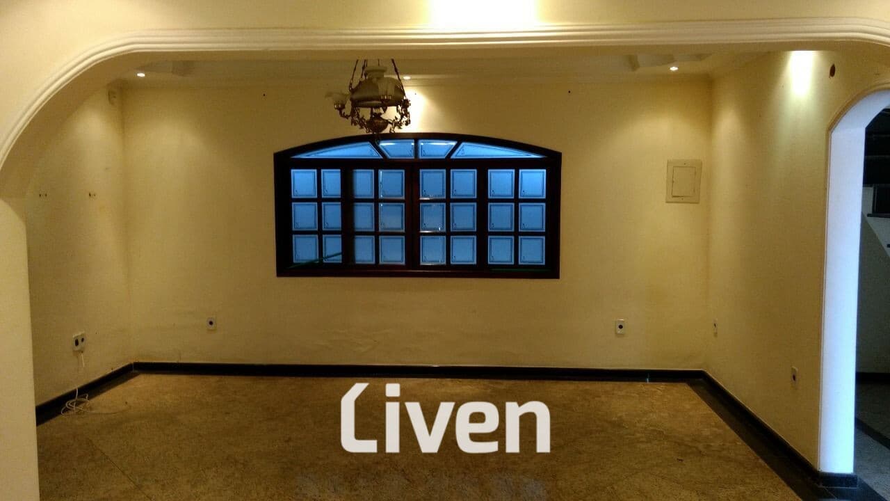 SOBRADO À VENDA COM 4 QUARTOS, 220M²